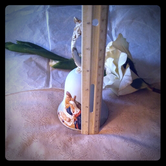 Vintage Roman RR Bisque Porcelain Christmas Bell - Picture 7 of 8
